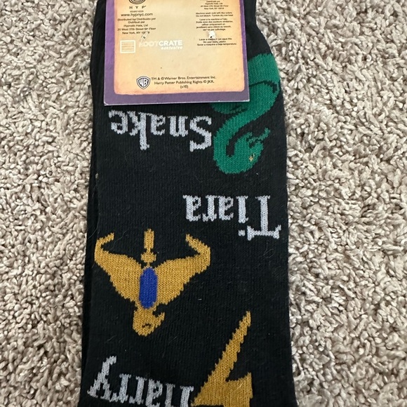 LootCrate *EXCLUSIVE* Harry Potter 7 Horcrux Deathly Hallows Theme Socks - Picture 2 of 4